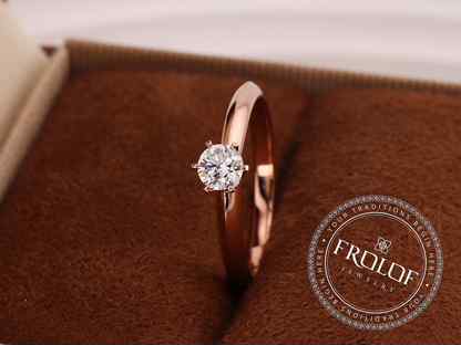Золотое кольцо в стиле Tiffany с бриллиантом 0,3ct